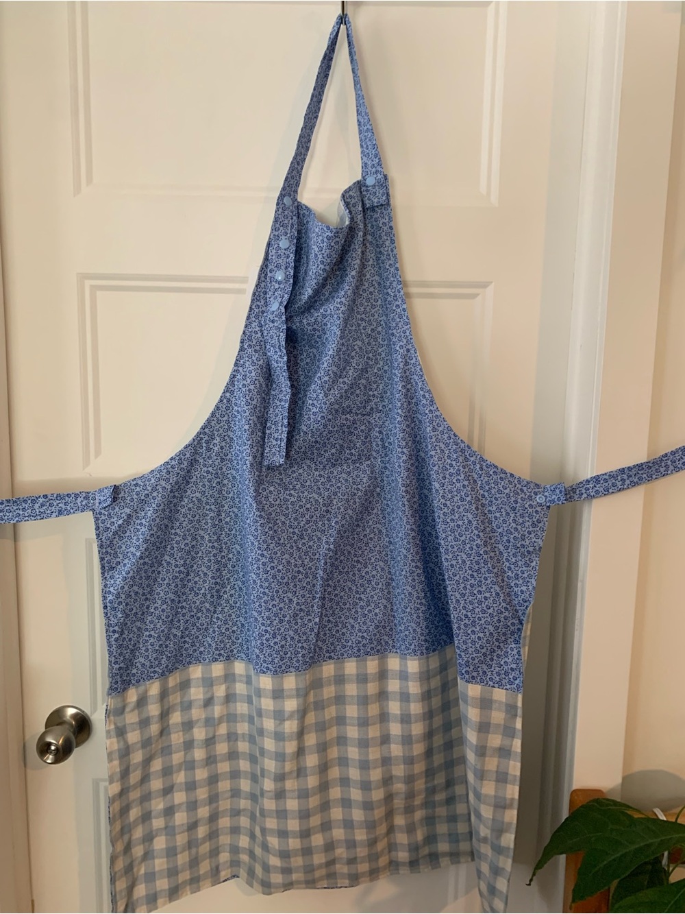Les Trouve-Tout d'En Haut , Handmade Blue Patchwork Kitchen Apron XL - Picture 3 of 4